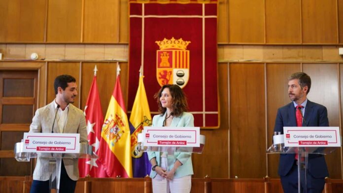 La presidenta Isabel Díaz Ayuso en una rueda de prensa tras el Consejo de Gobierno
