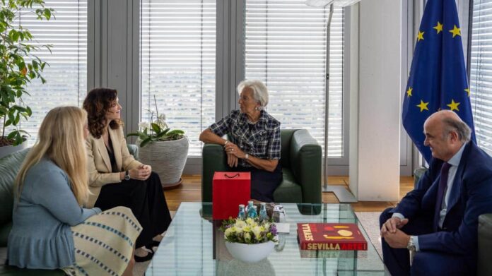La presidenta Isabel Díaz Ayuso junto a Christine Lagarde 