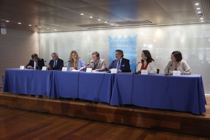 Sesión constitutiva del Foro por Madrid presidida por el alcalde, José Luis Martínez-Almeida