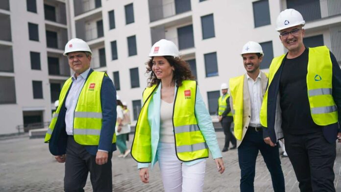 La presidenta visitando el Plan Vive