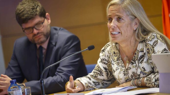 La consejera Rocío Albert explica la contabilidad regional del primer trimestre de 2024
