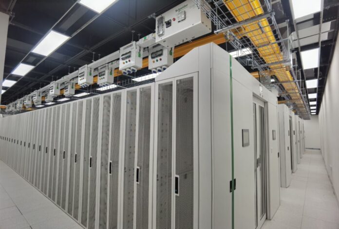 Schneider Electric presenta su nueva solución I-Line Track Busway para Centros de Datos
