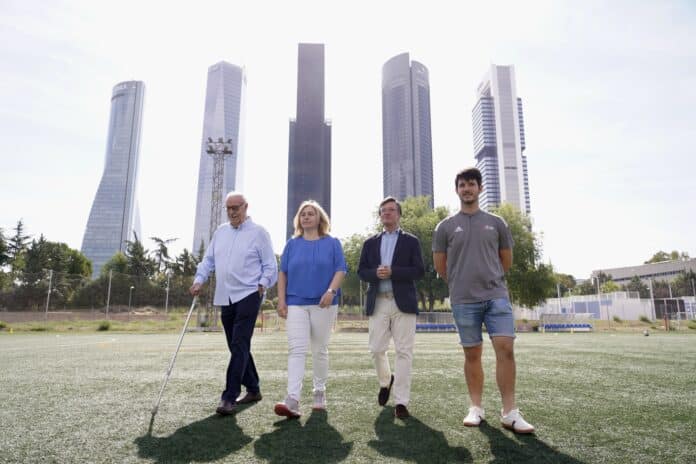 Sanz, vicealcaldesa y portavoz municipal; Martínez Páramo, concejal de Fuencarral-El Pardo, y Vicente del Bosque, exseleccionador nacional