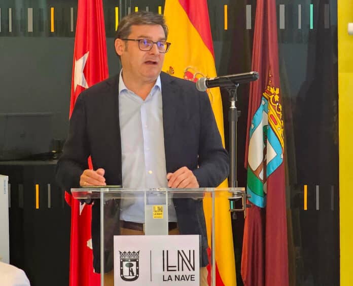 Álvaro González en una nueva sesión del Observatorio de Vivienda y Rehabilitación de la Ciudad de Madrid en La Nave