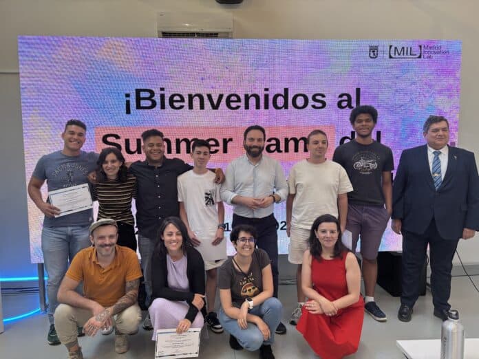 Ángel Niño en la entrega de diplomas del Summer Camp