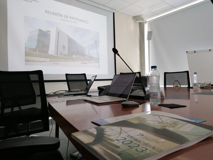 Inicio de la primera reunión de Patronato de Marta del Castillo como nueva directora general de la FPCM.