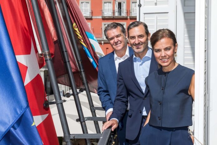 La concejala delegada de Turismo, Almudena Maíllo, ha firmado un convenio con la asociación Madrid Enoturismo para la promoción de la capital como destino enoturístico
