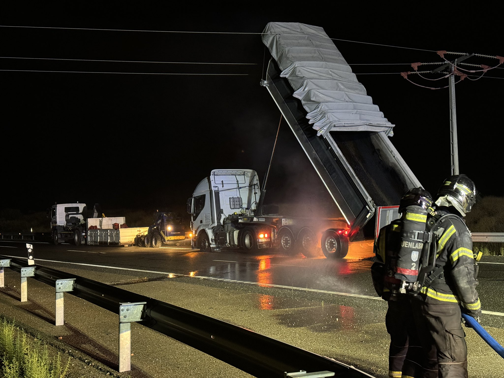 Trágico accidente en la R-5: Operario fallece al entrar en contacto con cable de alta tensión en Móstoles