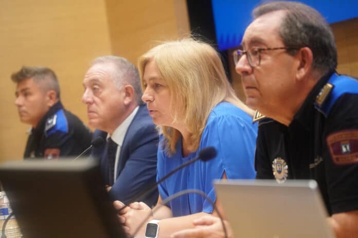Inma Sanz en su encuentro con los agentes tutores de la Policía Municipal 