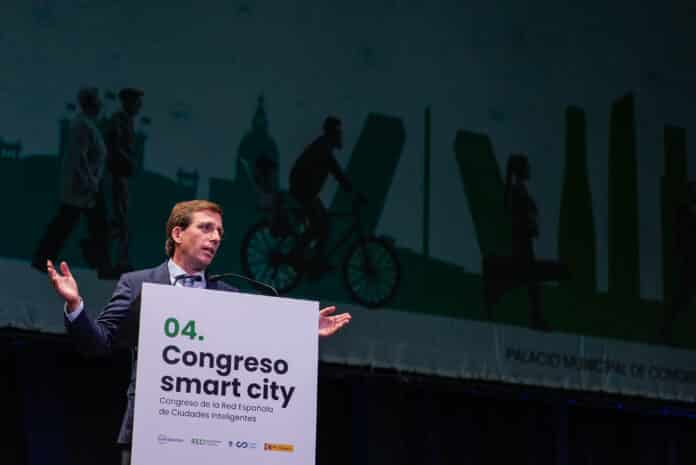José Luis Martínez-Almeida inaugura el Congreso smart city RECI en IFEMA Madrid