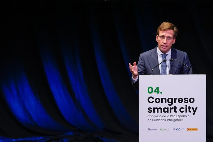 José Luis Martínez-Almeida interviene en la inauguración del Congreso smart city RECI en IFEMA Madrid