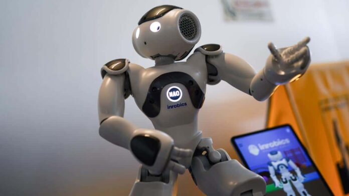 Díaz Ayuso anuncia la incorporación de la robótica y la Inteligencia Artificial para mejorar la atención temprana de niños con discapacidad