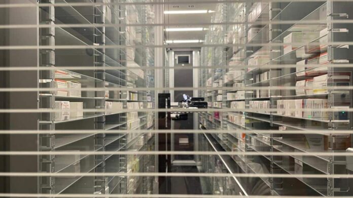 El robot aporta eficiencia, innovación y seguridad en la dispensación de medicamentos