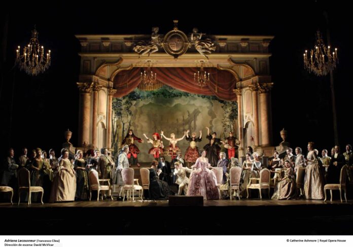 Adriana Lecouvreur. 21 DISTRITOS