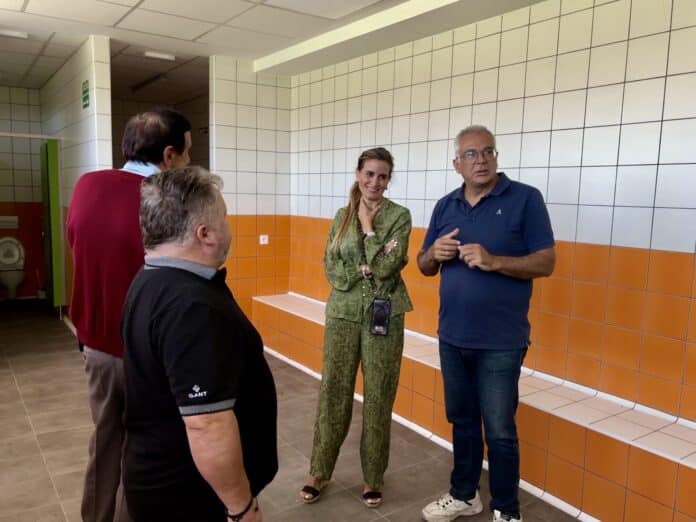Cea e Izquierdo en su visita al IDB Avenida de los Poblados 