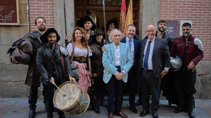 El consejero Mariano de Paco Serrano durante la presentación de El alcalde de Zalamea