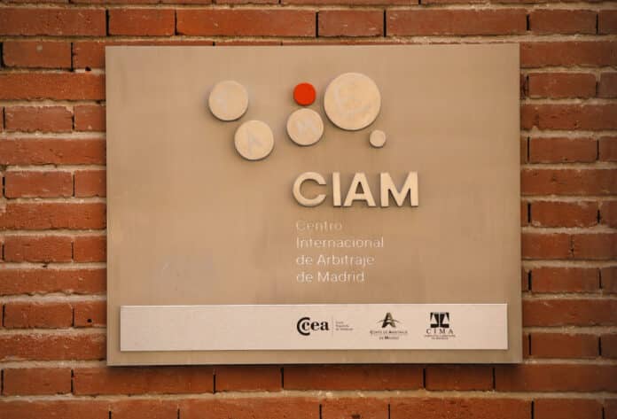 Placa Centro Internacional de Arbitraje de Madrid
