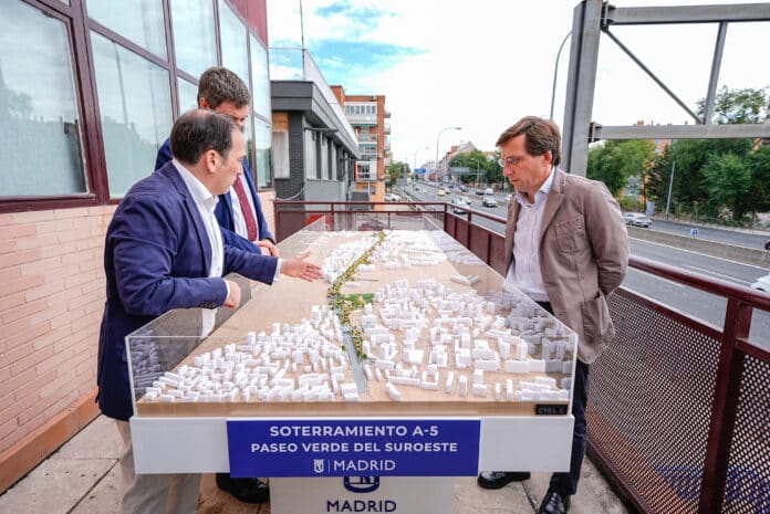 Almeida, Carabante y González Díaz en su visita de hoy a las obras