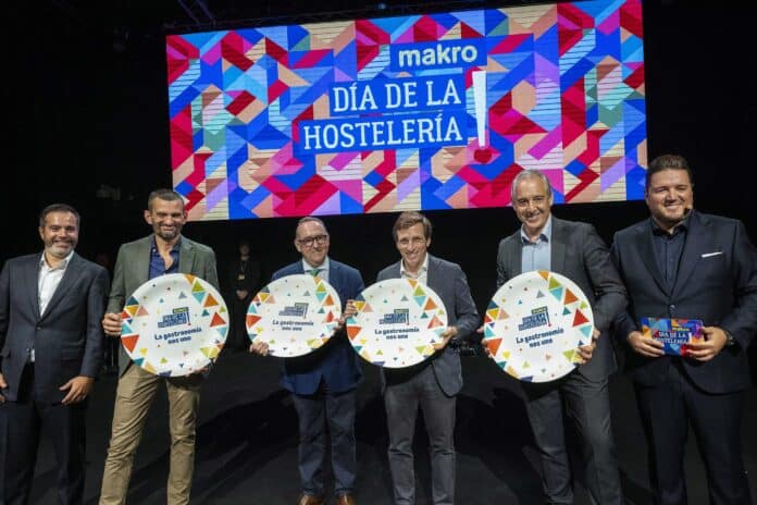 Almeida en la inauguración de la novena edición del Día de la Hostelería