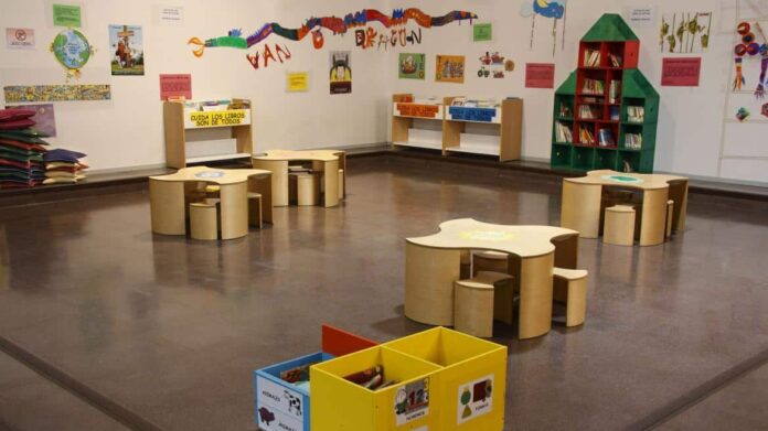 Biblioteca José Hierro (Usera) Sección Infantil.