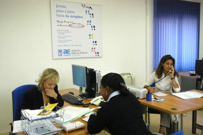 Fotografía de archivo de empleo femenino.
