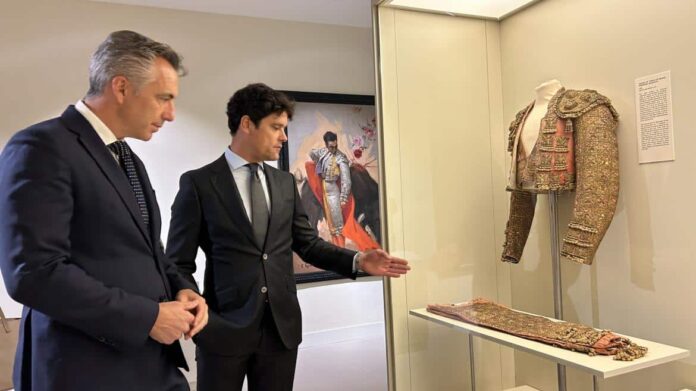 El consejero Carlos Novillo durante su visita al Museo Taurino de la Plaza de Toros de Las Ventas