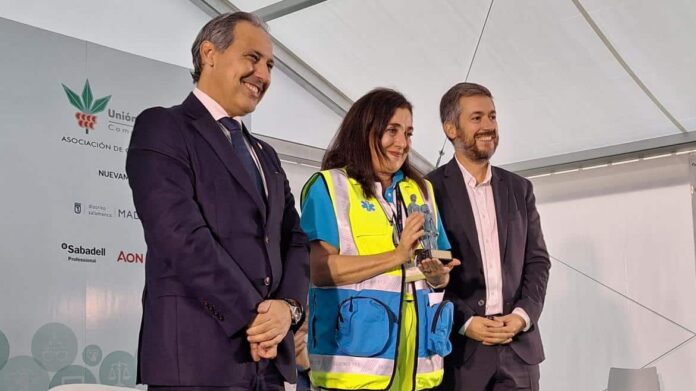Entrega del Premio de Oro de la UICM a SUMMA 112
