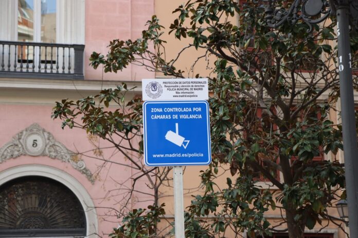 Señal de videovigilancia en Chueca. Imagen de archivo.
