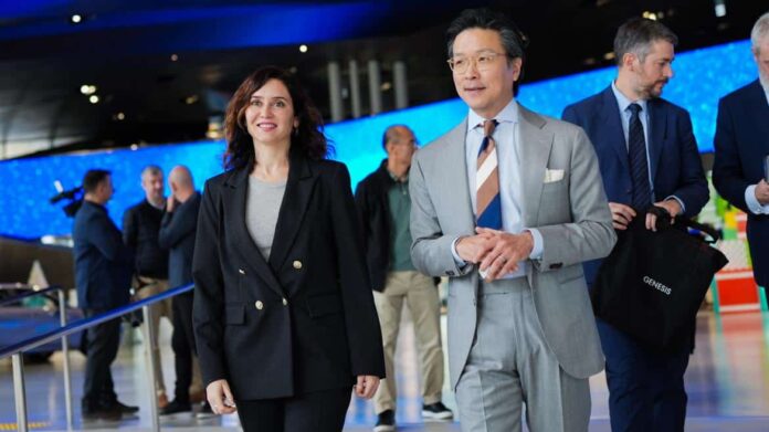 La presidenta durante su visita a Hyundai