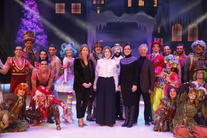 Rivera, este miércoles, junto al equipo de trabajo del nuevo espectáculo de Circo Price en Navidad