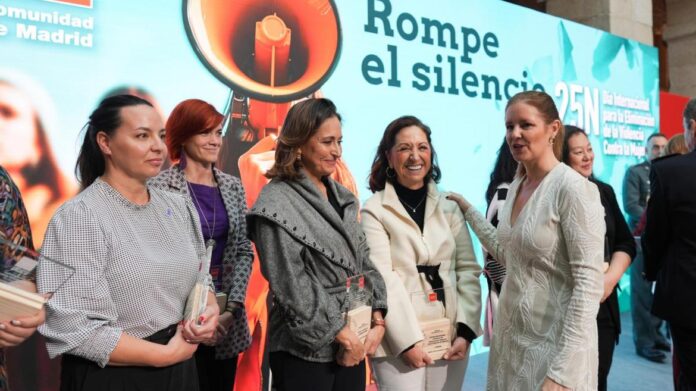 La consejera Ana Dávila en el acto de conmemoración del Día Internacional de la Eliminación de la Violencia contra la Mujer