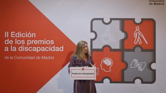 La consejera de Familia, Juventud y Asuntos Sociales