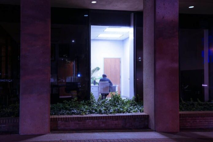 Quiron Prevencion alerta sobre los riesgos de los trabajos en aislamiento y ofrece recomendaciones para evitarlos