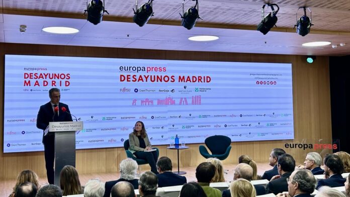 El consejero Carlos Novillo durante los Desayunos Madrid de Europa Press