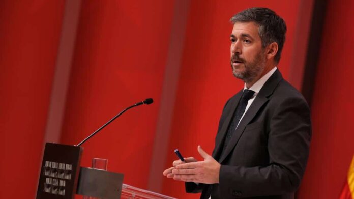 El portavoz Miguel Ángel García Martín atiende a los medios de comunicación