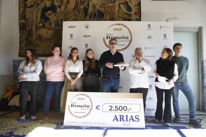 Maíllo entrega a La Duquesita el premio al Mejor Roscón Artesano de Reyes de Madrid