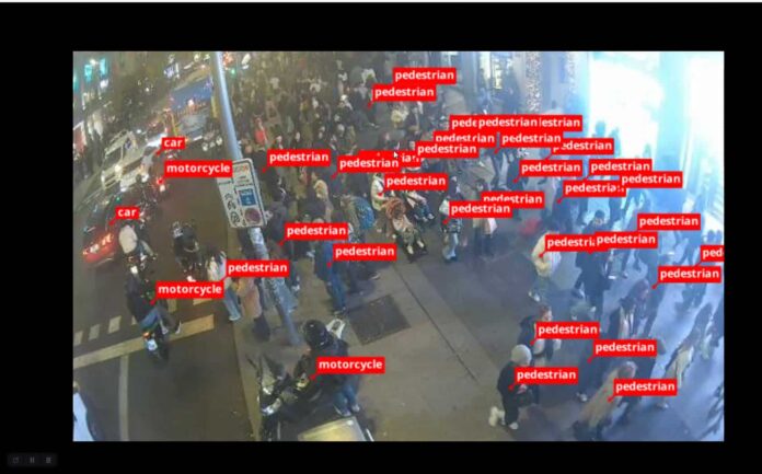 Imagen de una estación de medida de flujos peatonales en la Gran Vía.