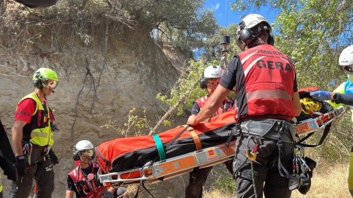 Miembros del GERA durante un rescate