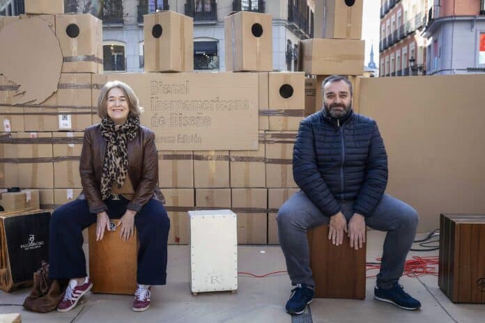 Marta Rivera de la Cruz junto a Carlos Segura en la cajoneada de Callao