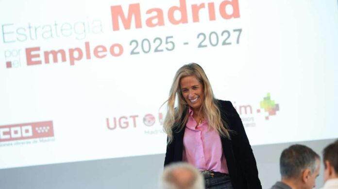 La consejera Rocío Albert durante la presentación de la Estrategia Madrid por el Empleo 2025/27