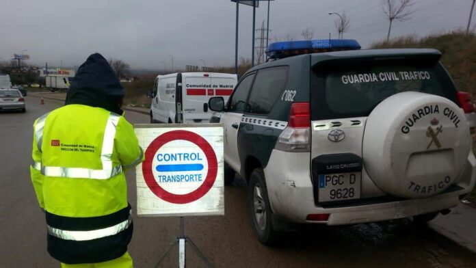 Imagen de cabecera #0 de la página de "La Comunidad de Madrid inspecciona más de 500 vehículos durante la campaña de Navidad para controlar el transporte de viajeros y mercancías "