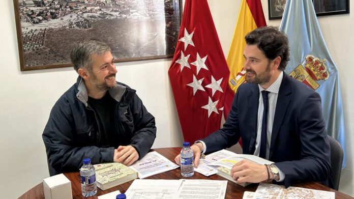 El consejero Miguel Ángel García Martín durante su visita a El Molar