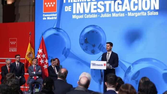 El consejero Emilio Viciana durante la entrega de los Premios de Investigación