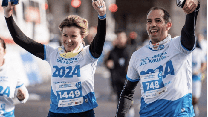 Dos personas participando en una carrera