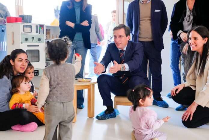 Almeida inaugura la Escuela Infantil María Moliner, que aporta 82 nuevas plazas a Tetuán