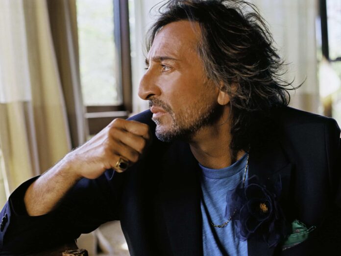 El cantante Antonio Carmona