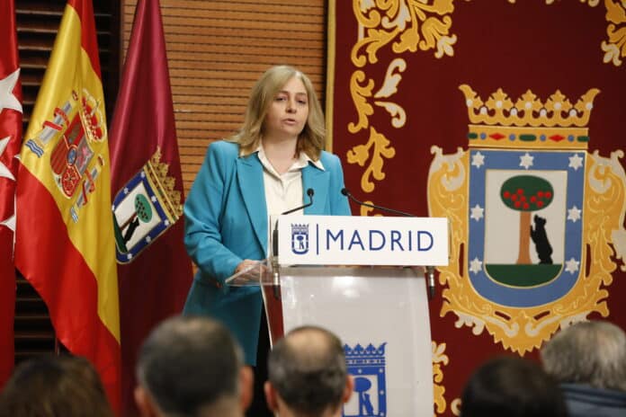 La vicealcaldesa de Madrid, Inma Sanz, en el salón de actos del Palacio de Cibeles durante la entrega de certificaciones de calidad de 26 cartas de servicios del Ayuntamiento de Madrid