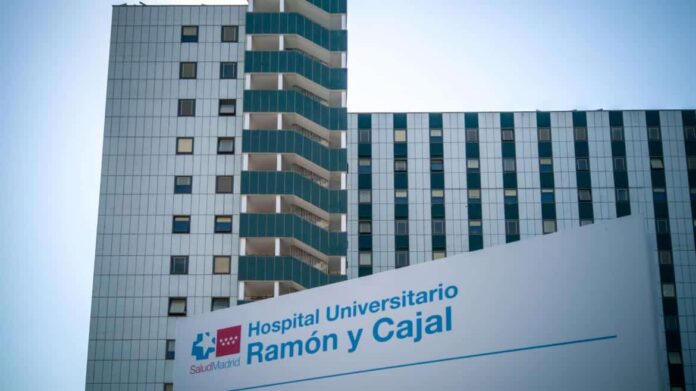 Fachada del Hospital público Ramón y Cajal