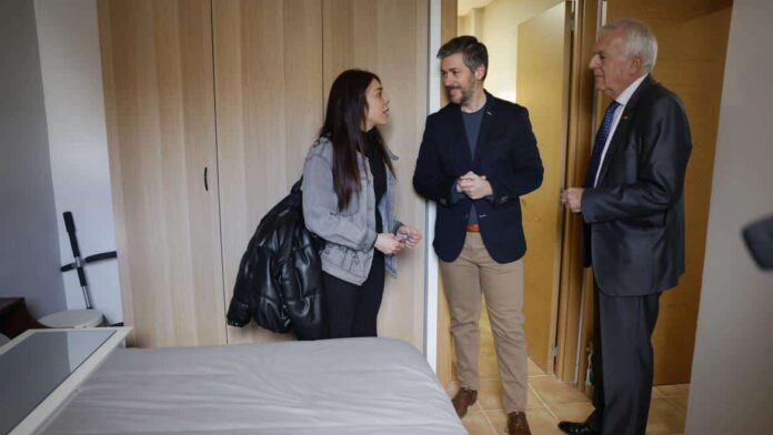 El consejero Miguel Ángel García Martín durante su visita a Torremocha de Jarama