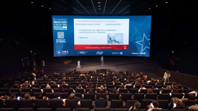 Ponente en el escenario